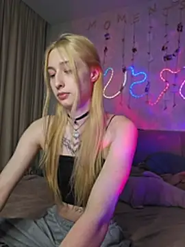 Emma Willson online show from 06-07-26, 07:52