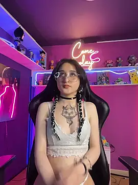 Velvet C4k3 online show from 03-03-26, 09:00