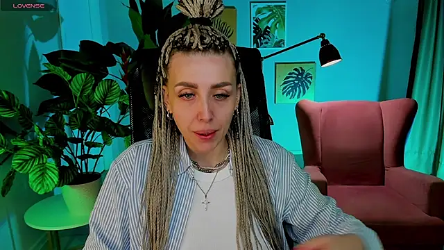 MonicaRiley online show from 06-19-26, 09:04