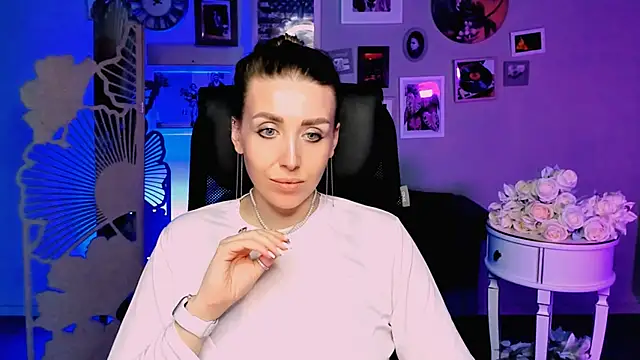 MonicaRiley online show from 03-10-26, 04:00