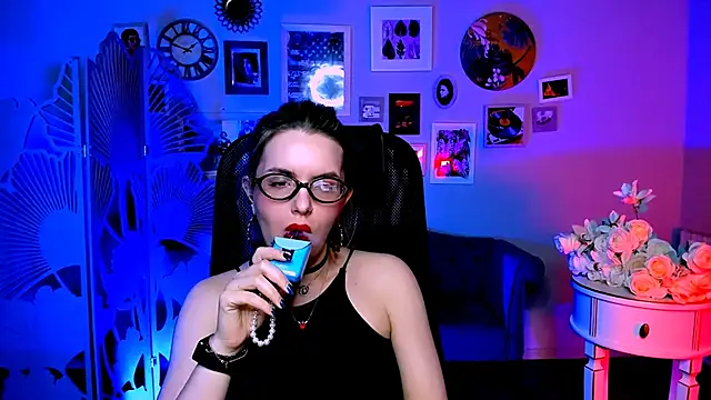 AliceSmite online show from 04-23-26, 12:29