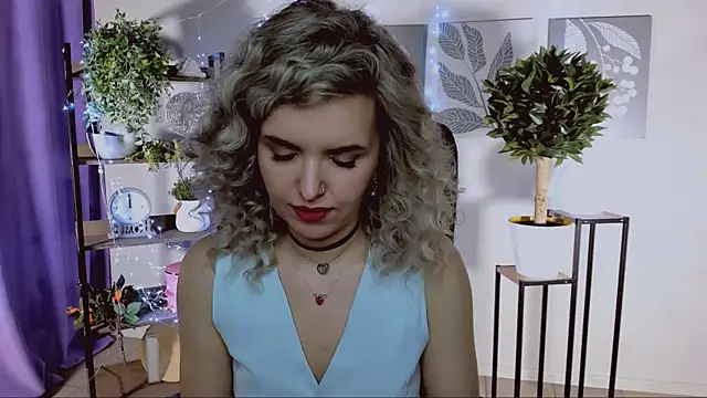 AliceSmite online show from 04-10-26, 02:57