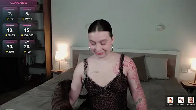 HermioneMoon online show from 04-26-26, 01:41