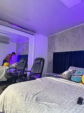 MatthewMoore  online show from 04-05-26, 01:01