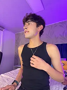 MatthewMoore  online show from 03-25-26, 12:44