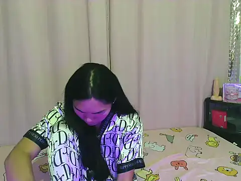 rainexox1 online show from 04-24-26, 06:04