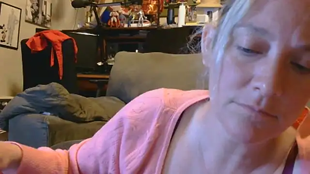 MistyMountains96 online show from 06-02-26, 03:39
