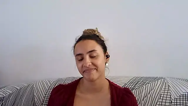 Snapshot of DeanneDelgrosso chatting on 03-04-26, 12:02 DeanneDelgrosso online show from 03-04-26, 12:02