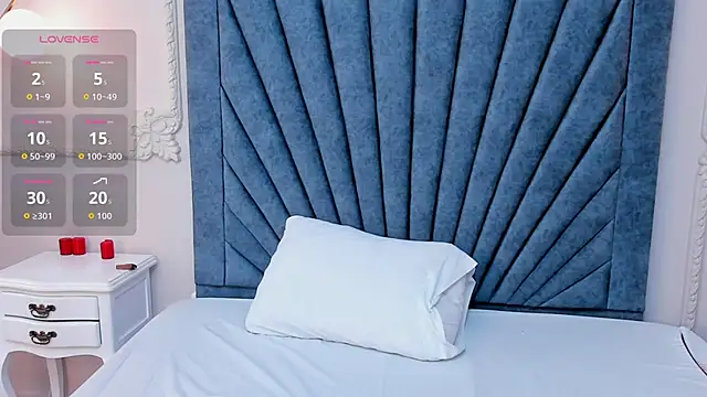 Leandra-Johnson online show from 04-29-26, 01:48