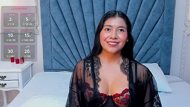 Snapshot of Leandra-Johnson chatting on 05-13-26, 02:02 Leandra-Johnson online show from 05-13-26, 02:02