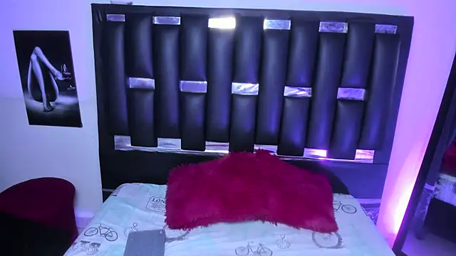 Nina vegas online show from 05-20-26, 01:30