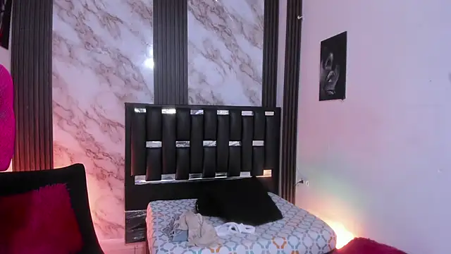 Nina vegas online show from 05-27-26, 01:51