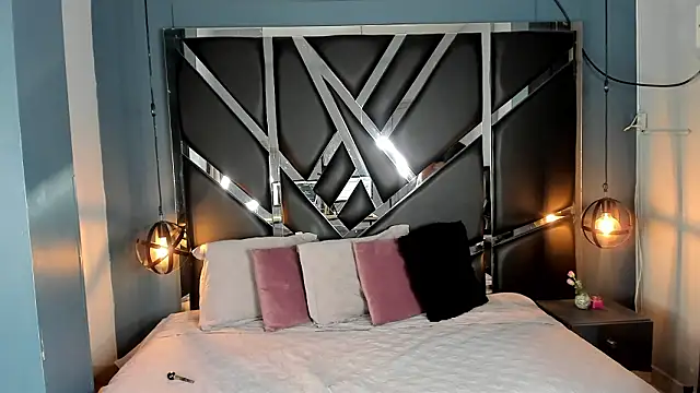 Esmeralda  18 online show from 03-27-26, 08:10