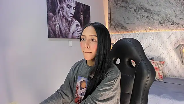 Esmeralda  18 online show from 05-02-26, 07:52