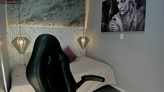 Esmeralda  18 online show from 04-23-26, 07:48