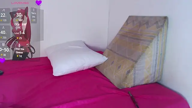 Scarlett Cherry  online show from 04-19-26, 05:14