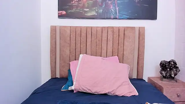 Thalia parkerr  online show from 04-02-26, 12:01