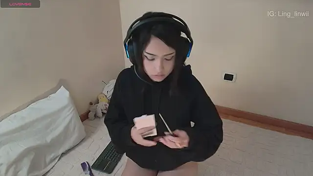 ling meow online show from 03-23-26, 01:33