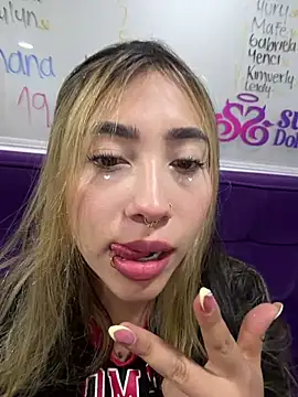 ManuelaVeeleez online show from 04-14-26, 05:01