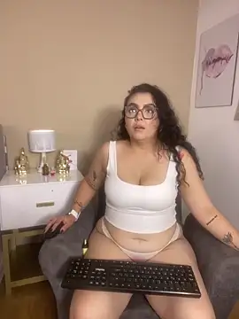 AlmaraRouge online show from 05-14-26, 08:06