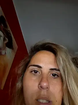 Snapshot of Emilyvuxa chatting on 06-02-26, 04:12 Emilyvuxa online show from 06-02-26, 04:12