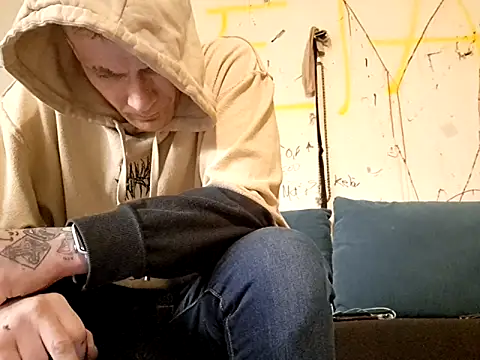AWolf92 online show from 05-11-26, 01:29