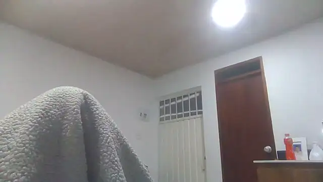 Jiwon Han online show from 04-10-26, 01:23