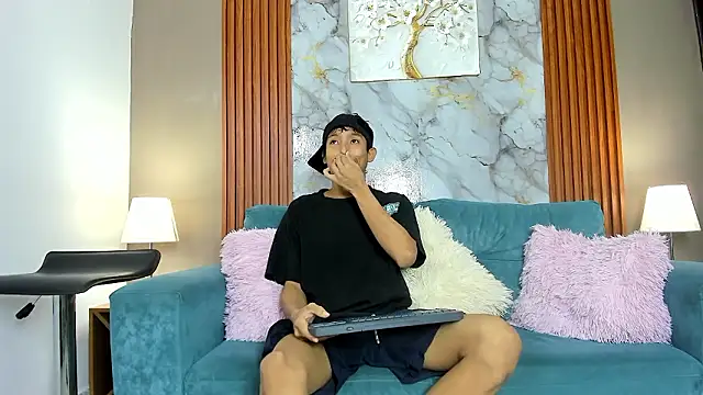 SKINNY BOYXXX online show from 03-10-26, 07:23