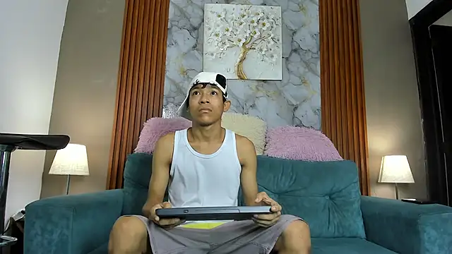 SKINNY BOYXXX online show from 03-12-26, 07:12