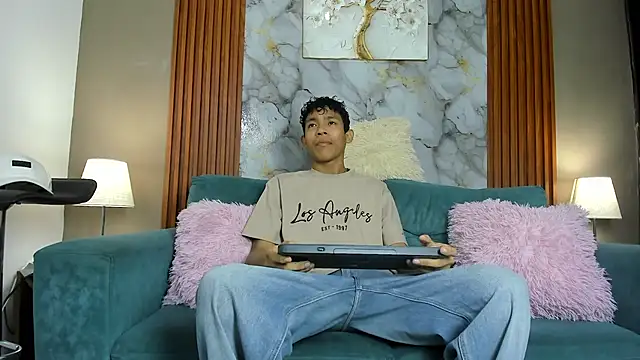 SKINNY BOYXXX online show from 03-13-26, 07:35