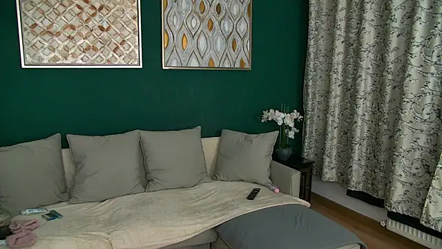 SkinnyNatty online show from 04-05-26, 03:46