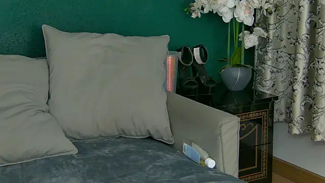 Snapshot of SkinnyNatty chatting on 06-19-26, 03:56 SkinnyNatty online show from 06-19-26, 03:56