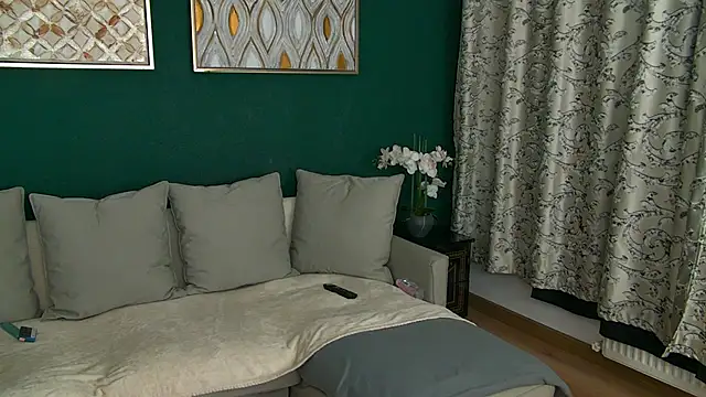 SkinnyNatty online show from 04-07-26, 03:52