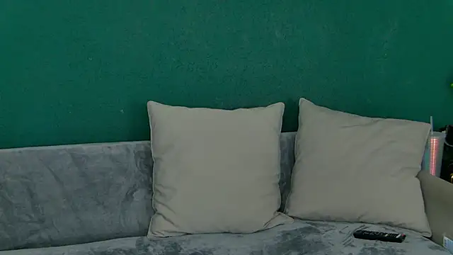 Snapshot of SkinnyNatty chatting on 06-18-26, 04:00 SkinnyNatty online show from 06-18-26, 04:00