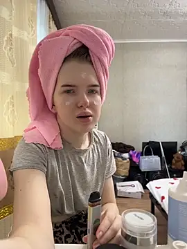 KayShaw online show from 06-18-26, 01:37