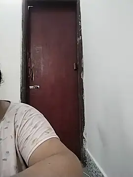Star--Girl online show from 05-23-26, 01:37