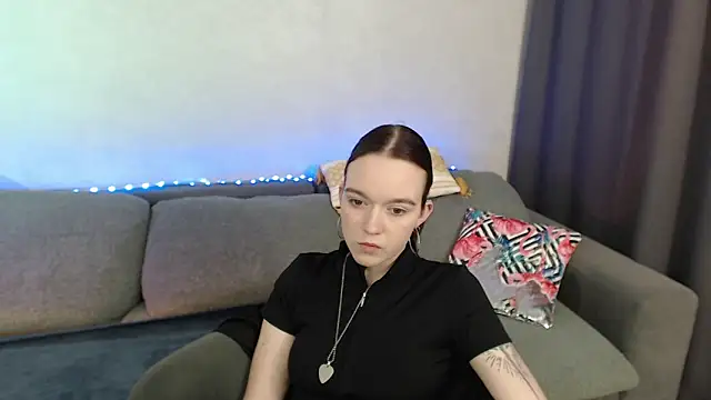 Snapshot of SunyLily chatting on 05-03-26, 06:07 SunyLily online show from 05-03-26, 06:07