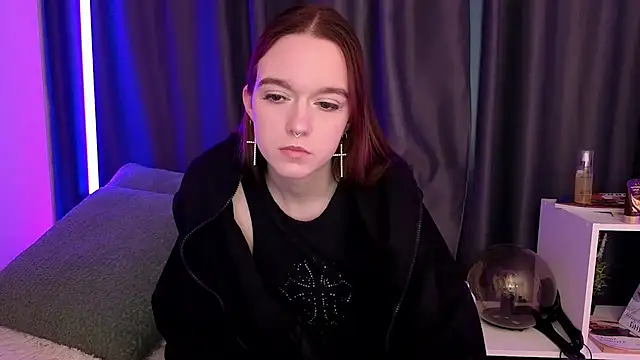 Snapshot of SunyLily chatting on 05-15-26, 07:06 SunyLily online show from 05-15-26, 07:06