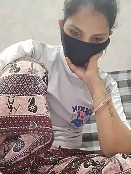 lovelypooja93 online show from 08-06-26, 04:29