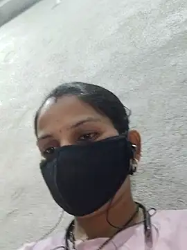 lovelypooja93 online show from 08-04-26, 06:56