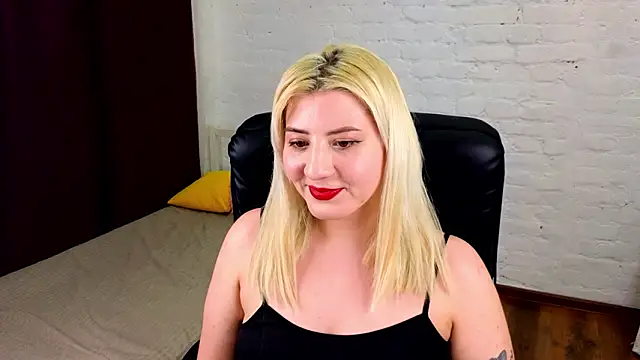 Snapshot of AdaGates chatting on 03-04-26, 03:20 AdaGates online show from 03-04-26, 03:20