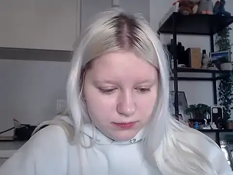Snapshot of LenaSecret19 chatting on 05-12-26, 05:48 LenaSecret19 online show from 05-12-26, 05:48