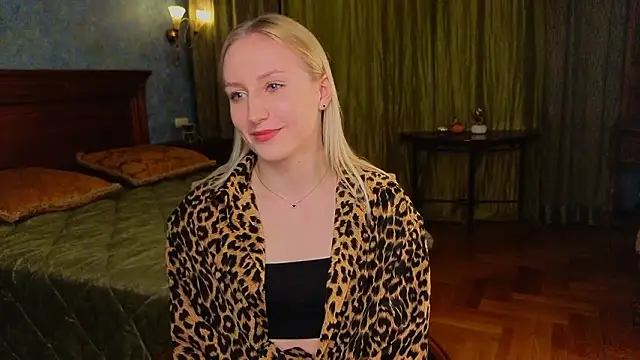 CatarinaGulla online show from 03-09-26, 03:04