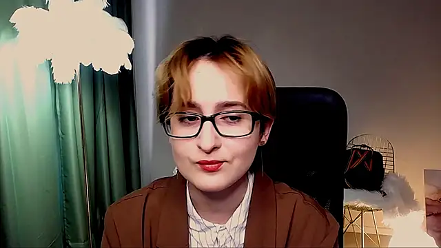 LixeLuna online show from 05-05-26, 06:27