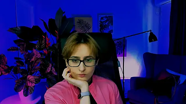 LixeLuna online show from 04-06-26, 06:25