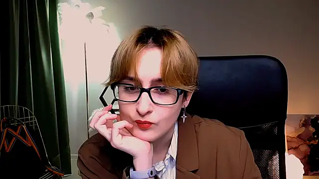 LixeLuna online show from 04-18-26, 06:27