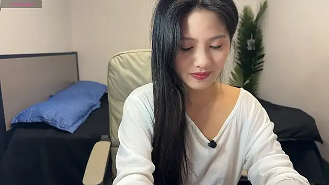onlylookatu online show from 04-16-26, 04:52