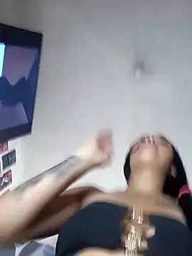 Candy-Blu online show from 03-12-26, 07:40