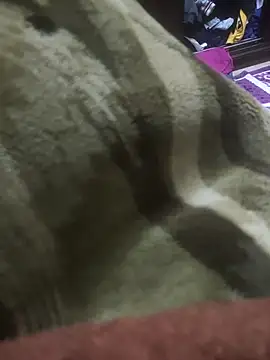 Snapshot of Pop1977 chatting on 04-04-26, 12:01 Pop1977 online show from 04-04-26, 12:01