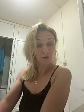 Secret Ladyx online show from 06-01-26, 04:45